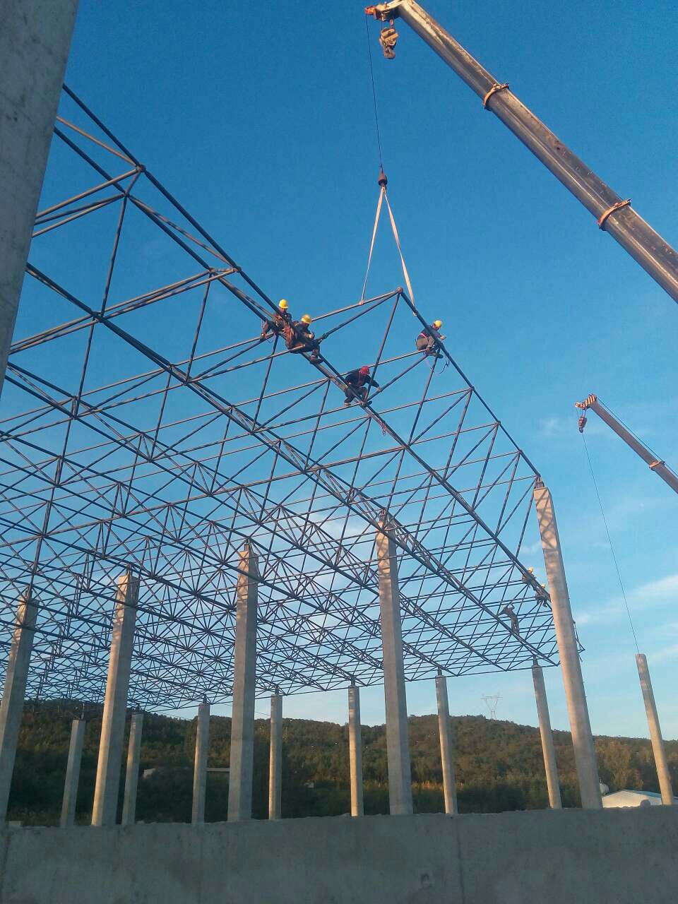 敦煌汪清物流园网架